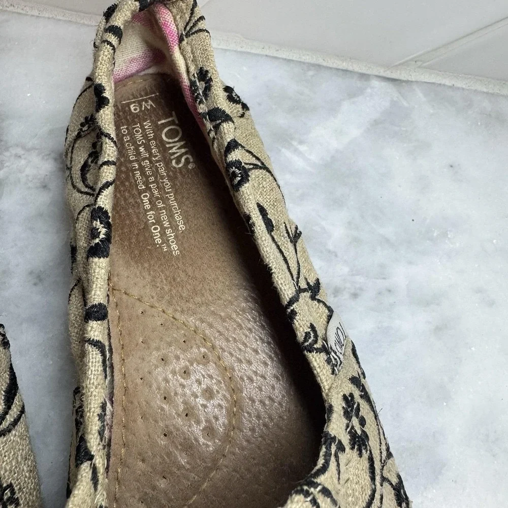 TOMS Classic Alpargata Floral Embroidered Espadrille Women's 9M Tan Black